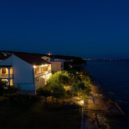 Family Friendly Seaside Apartments Kozino, Zadar - 5756 Petrcane Exteriör bild