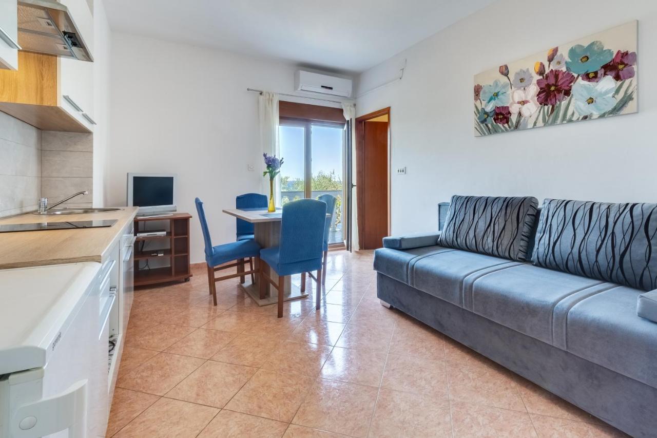 Family Friendly Seaside Apartments Kozino, Zadar - 5756 Petrcane Exteriör bild